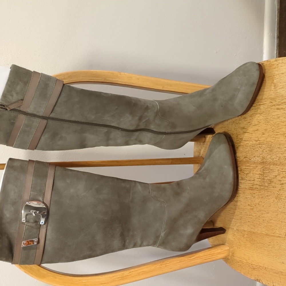 Grey suede knee high heeled boots with zipper. Size 10. Brand is Cole Hasn.